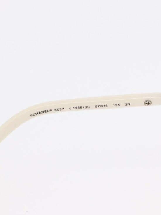 CHANEL Sunglasses plastic White CC Auth BA9081